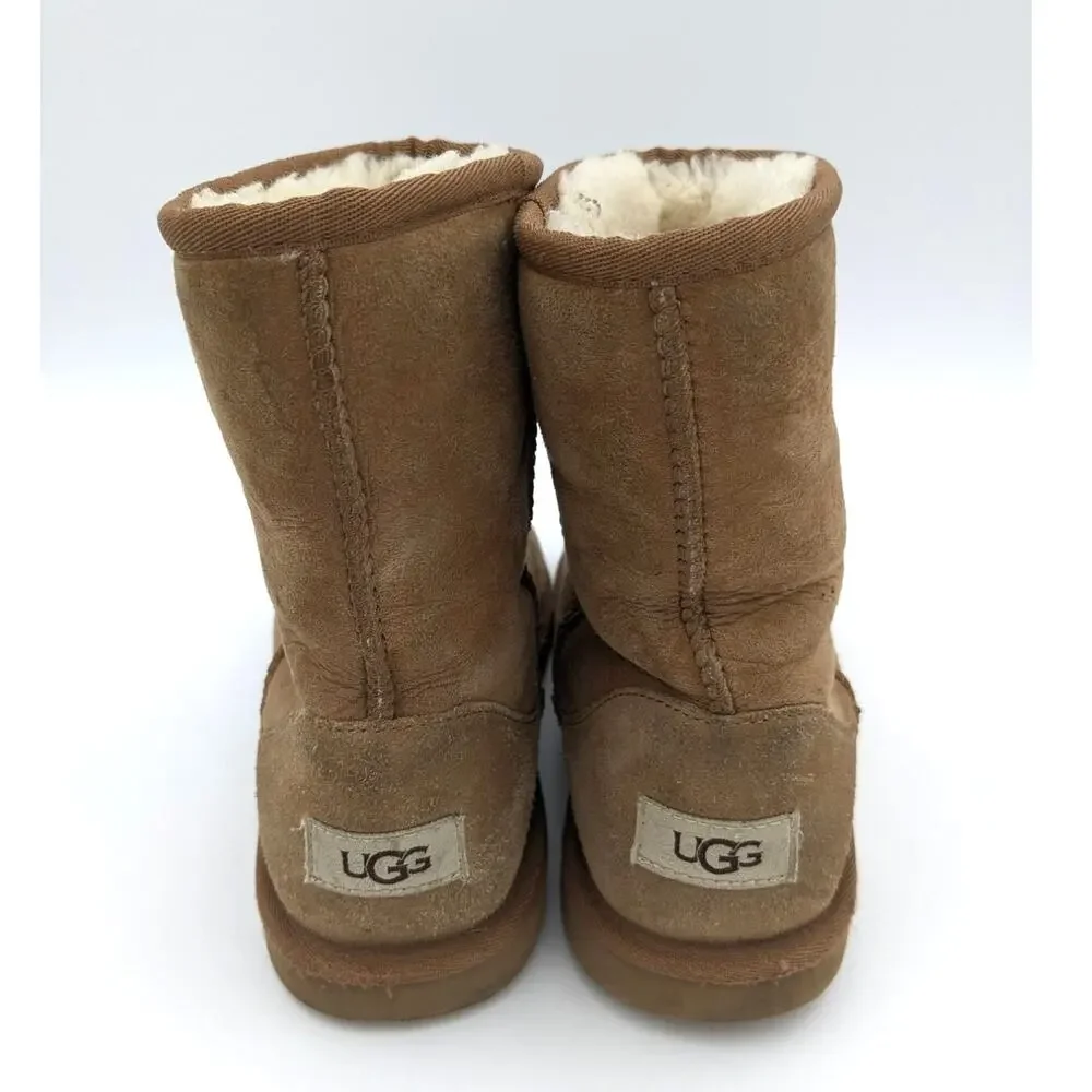 UGG Australia Classic Short II Winter Boots Kids' Chestnut Size US6 EU38